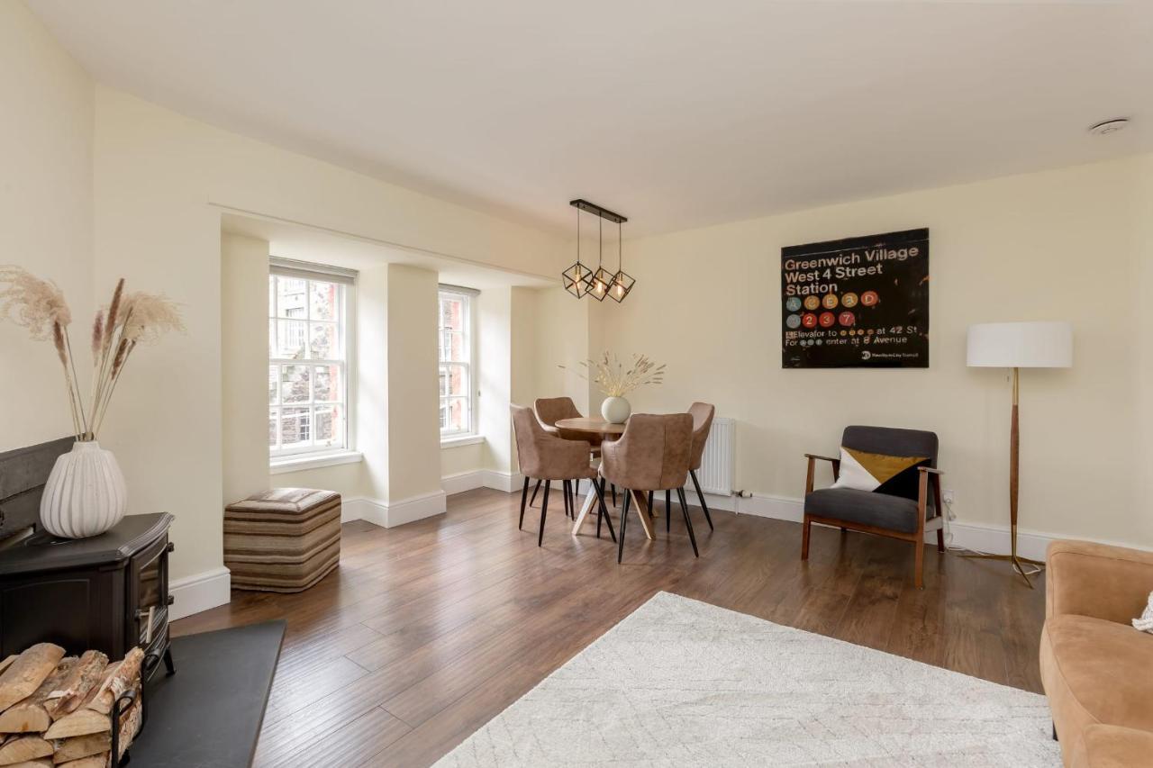 Guestready - Elegant 2Br Period Flat In Oldtown Appartamento Edimburgo Esterno foto